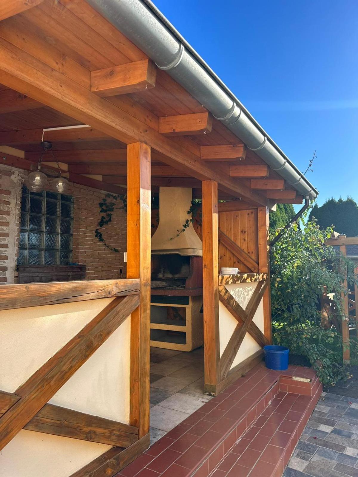 Dippach Cosy House Bed & Breakfast エクステリア 写真